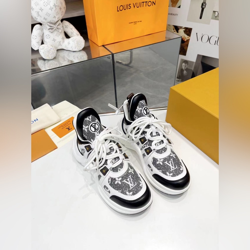 Louis Vuitton Archlight Sneakers  from Fall/Winter 2019 Collection🍡 - Picture 9 of 9
